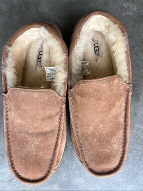 UGG Men’s Chestnut Brown Suede Shearling Slip-On Loafers
